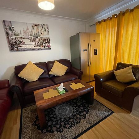 Holiday Home Cardiff City Sleeps 7 Bagian luar foto