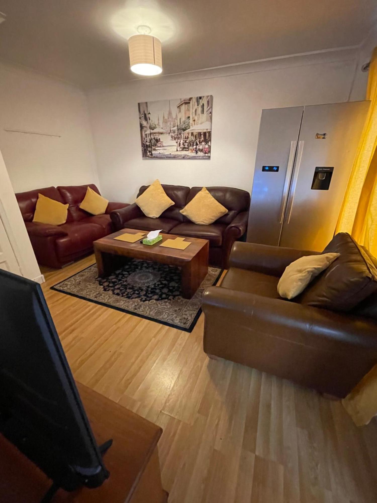 Holiday Home Cardiff City Sleeps 7 Bagian luar foto