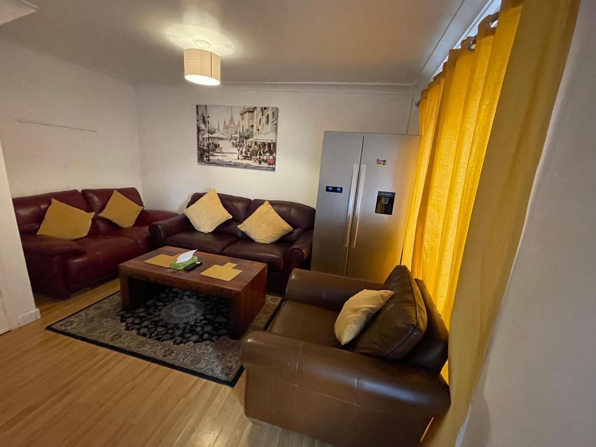 Holiday Home Cardiff City Sleeps 7 Bagian luar foto
