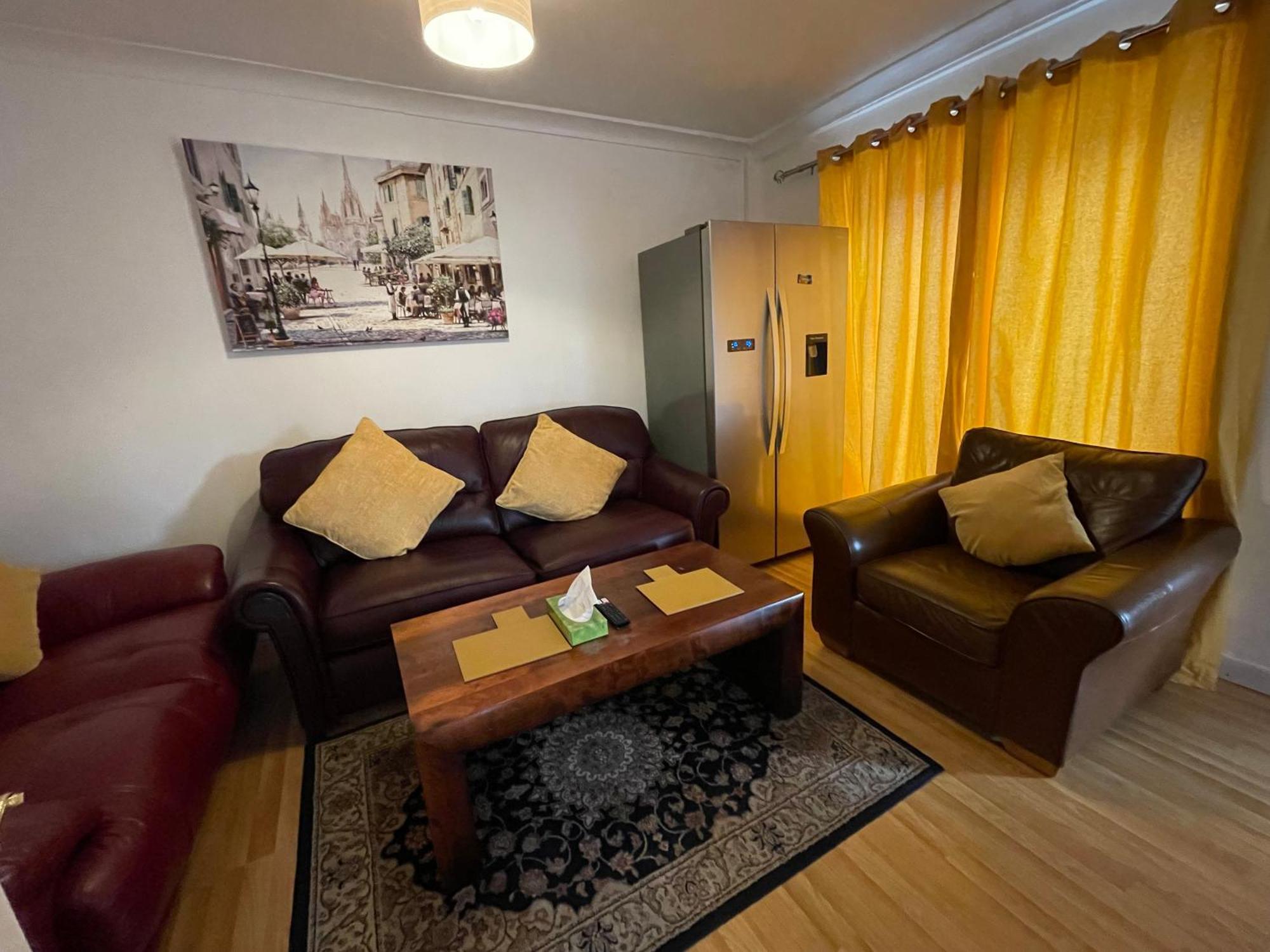 Holiday Home Cardiff City Sleeps 7 Bagian luar foto